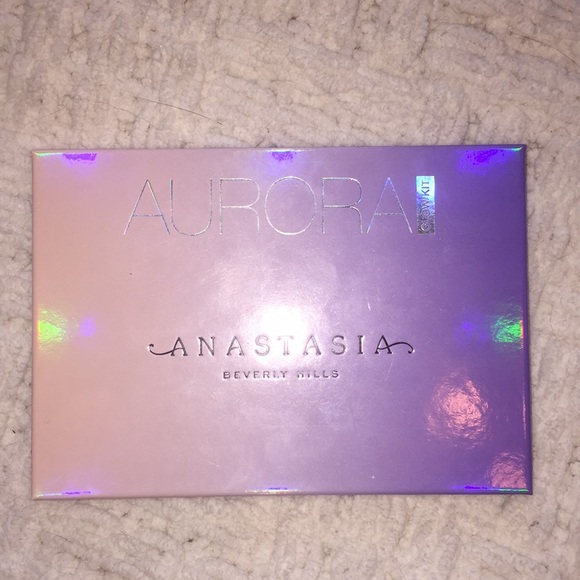 Anastasia Beverly Hills Other - Anastasia Aurora Glow Kit